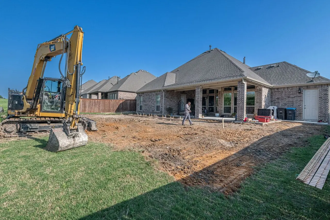 Worker moving on after the customer agreed the Cost to Build a Pool in Arizona